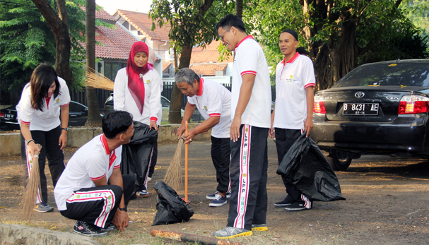 Kerja Bakti Universitas Negeri Jakarta