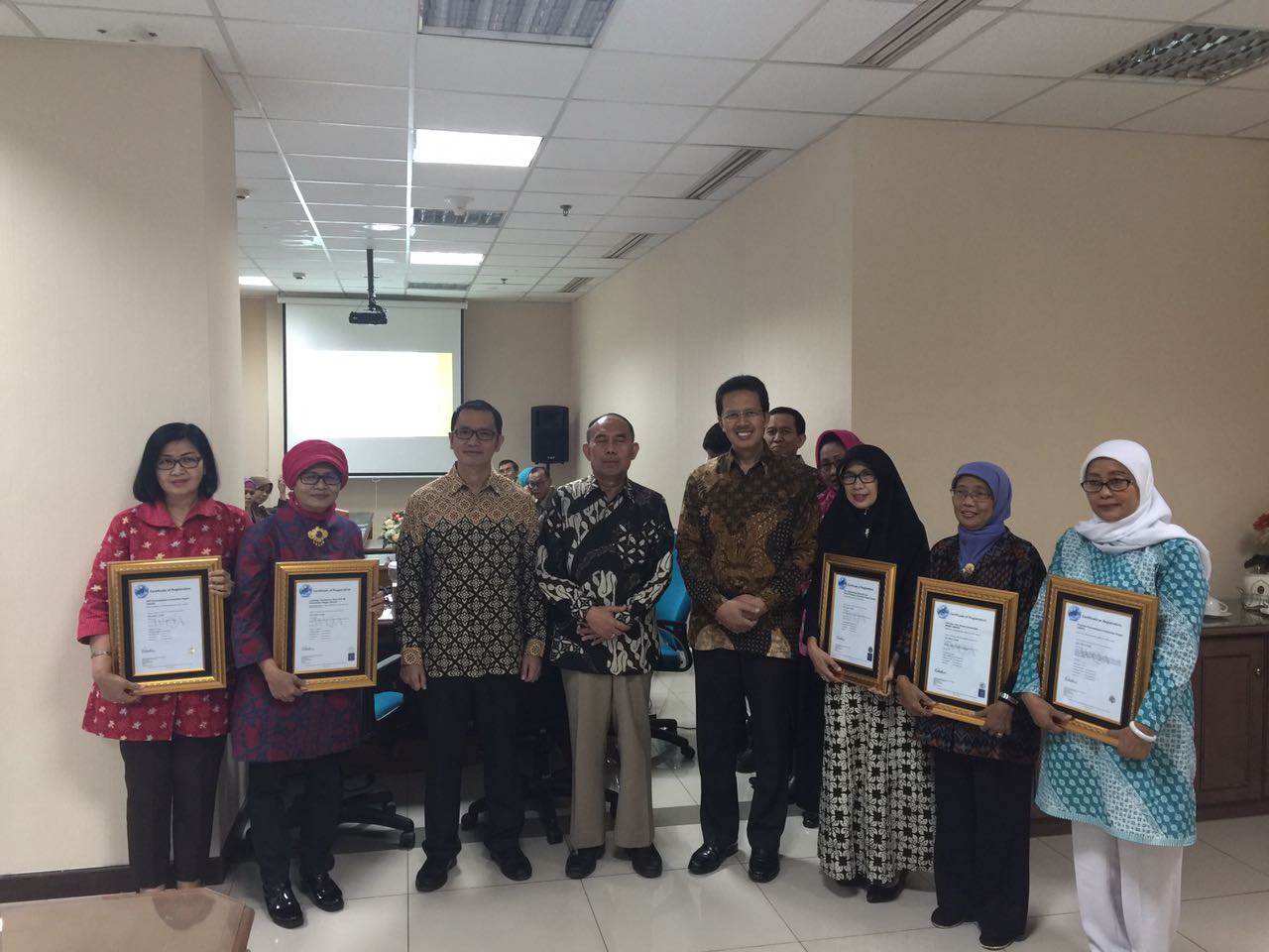 Penyerahan Sertifikat ISO 9001:2008 dari WQA (Worldwide Quality Assurance)