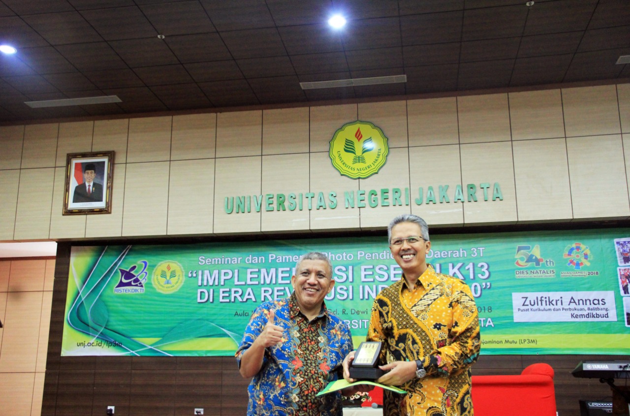 Seminar Implementasi Esensi K13 Era revolusi Industri 4.0 dan Pameran Foto Pendidikan daerah 3T